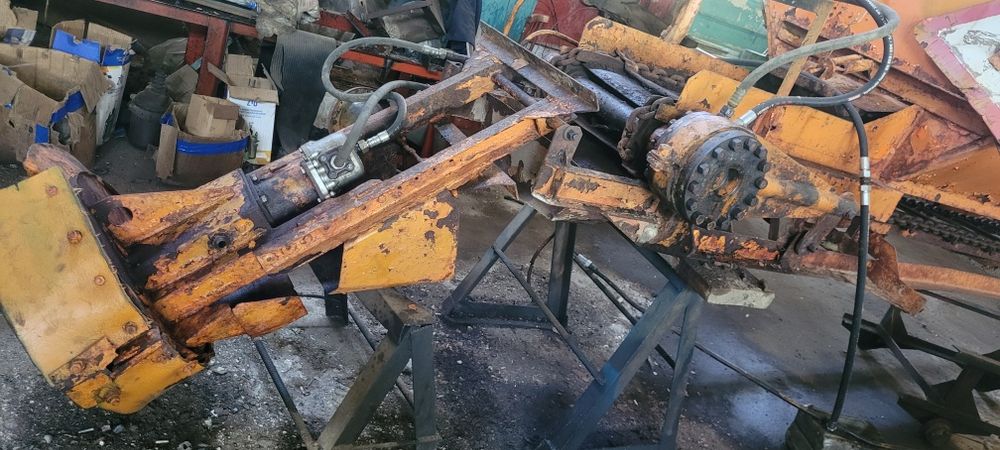 Продам пескоразбрасыватель 8 кубов