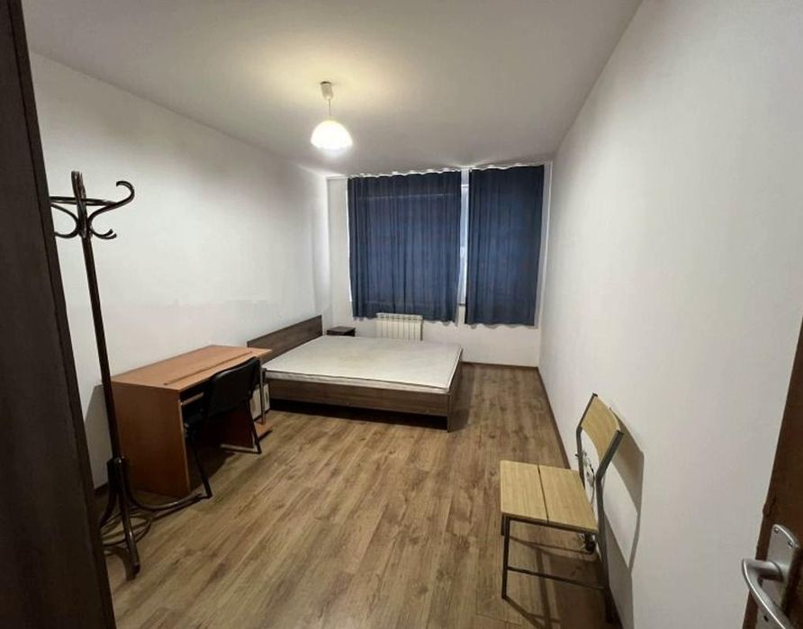 Тристаен апартамент в ж.к. Студентски град.