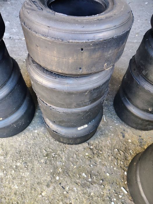 Гуми за картинг Dunpol