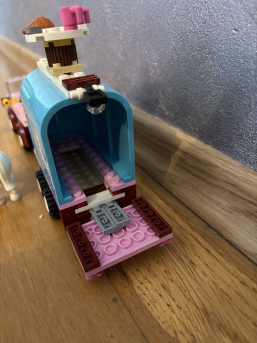 Lego friends remorca pentru calut