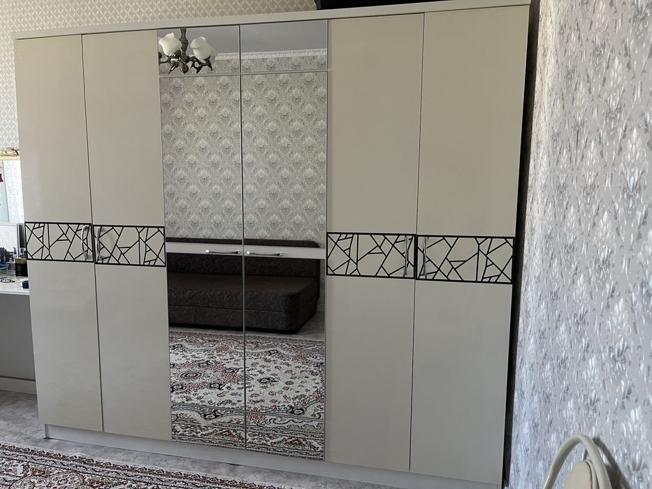 Продам шифонер в отличном состоянии