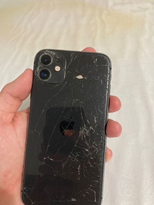 Айфон 11   64 гб