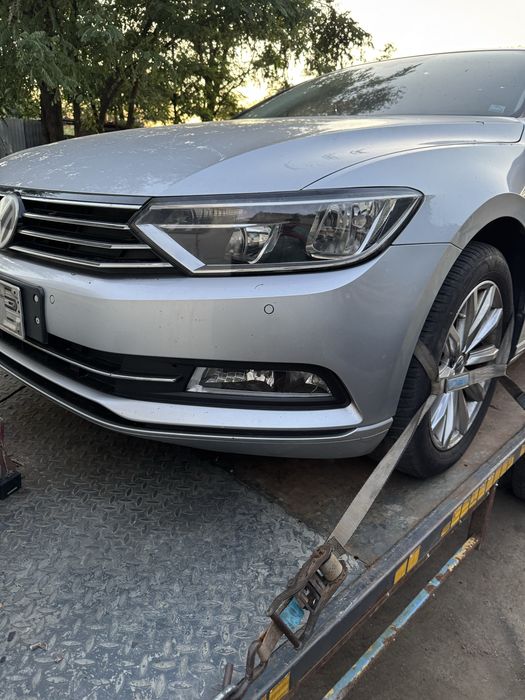 Dezmembrez volkswagen passat 2015 motor bara trager far plansa  motor