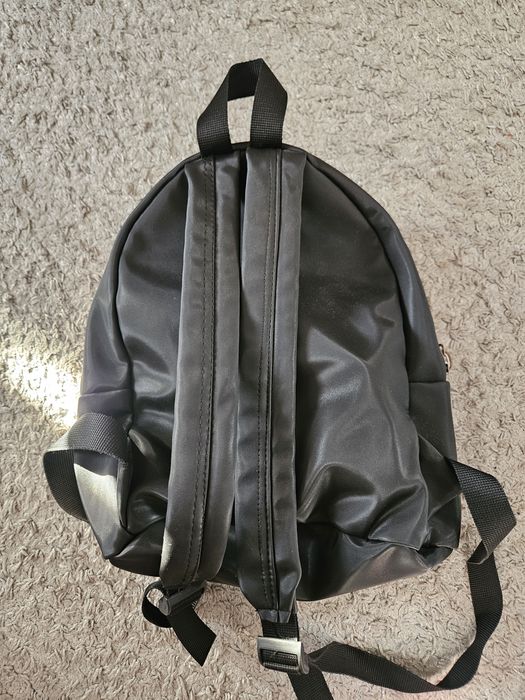 Малка компактна раница