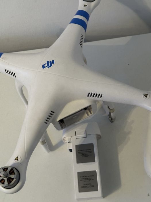 Vând Dronă dji phantom 2 vision plus