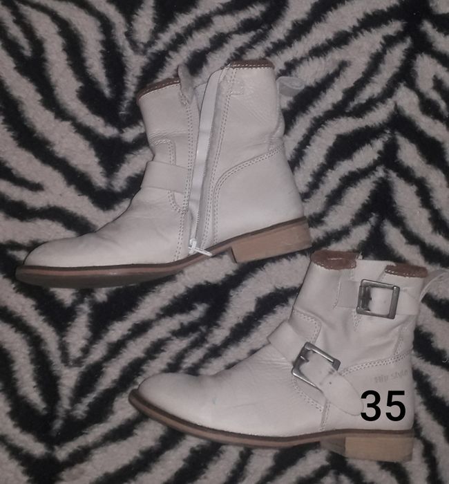 Ghete  piele intoarsa