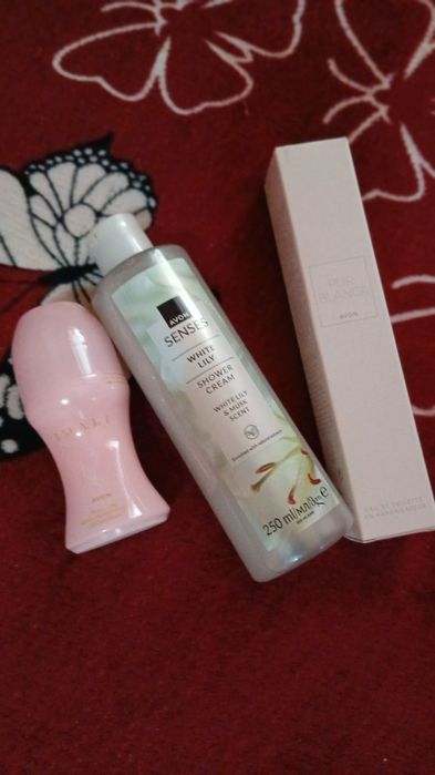 Produse AVON se dau la set 75 de lei .