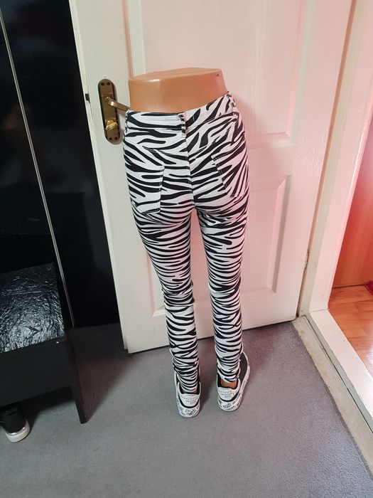 Blugi animal print s noi