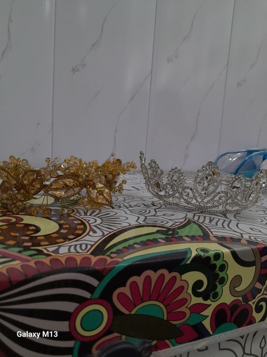 Продаются карона и диадема