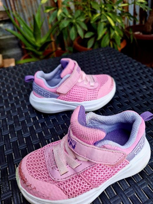 Vand adidasi fetite 3-4 ani