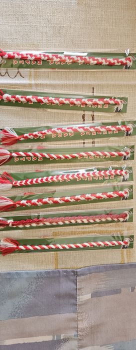 Продавам мартеници