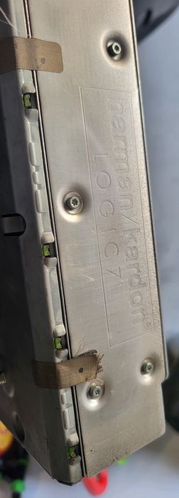 Mercedes w221 усилвател Harman kardon