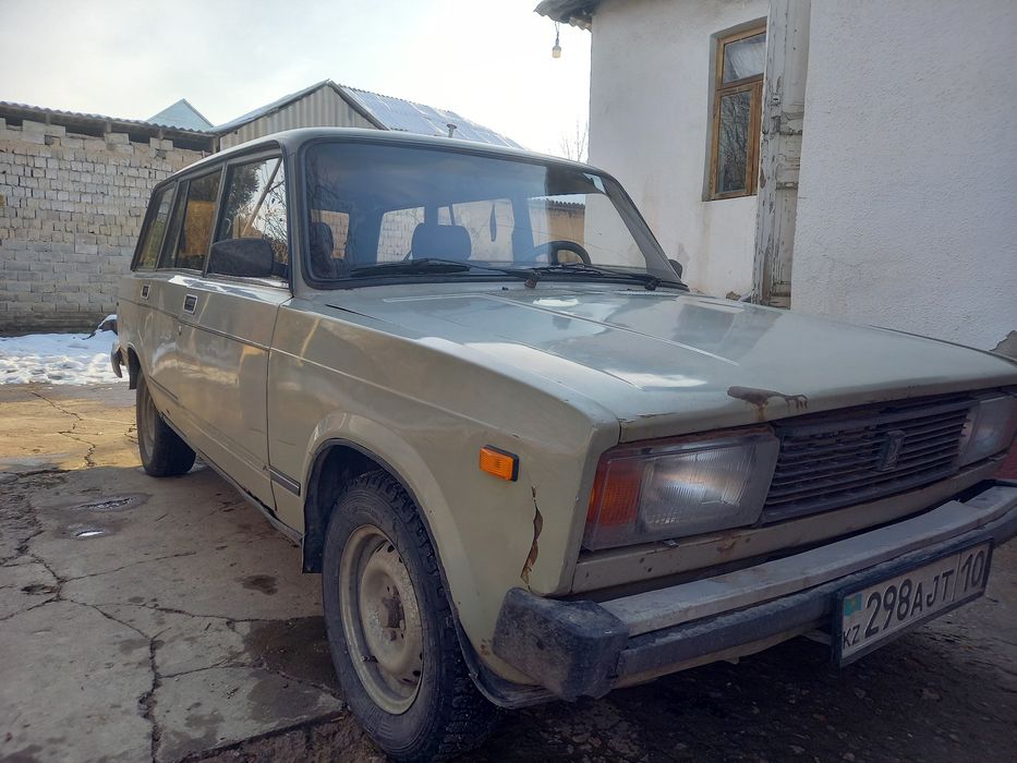 Продам авто машина 2104