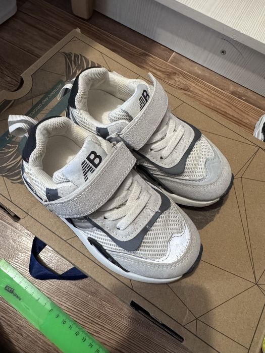 Детские кроссовки, размер 26