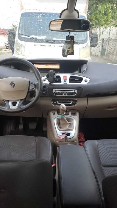 RENAULT Grand Scenic 2010 — imagine 2