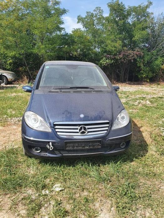 piese FARA GRILA STERGATOARE Mercedes a class a150 w169, bara fata, far, Capota, usi, motor, stop