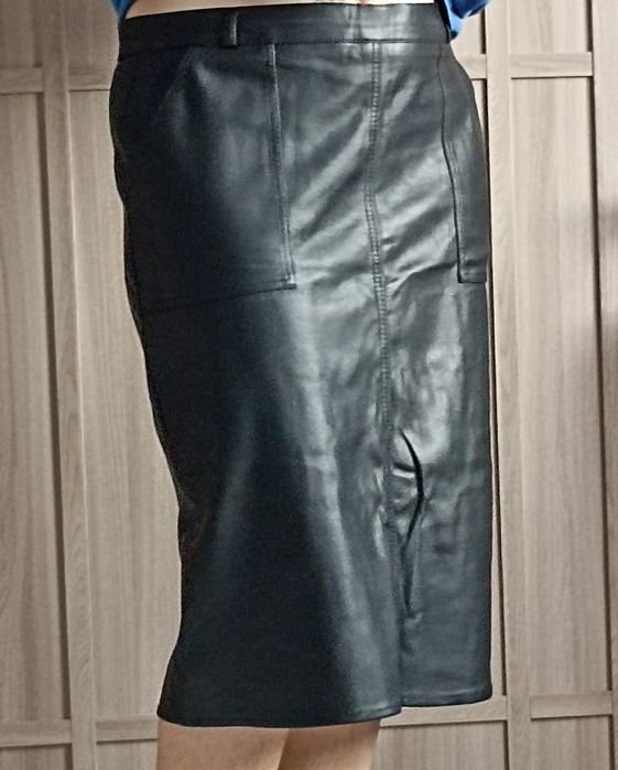 Юбки классика продам