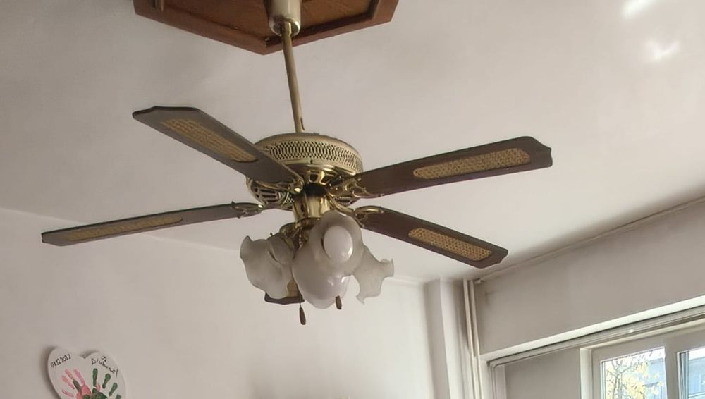 Candelabru cu ventilator