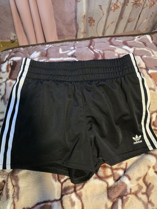 Sorti Adidas Originals Adicolor 3-Stripes Negru cu dungi albe