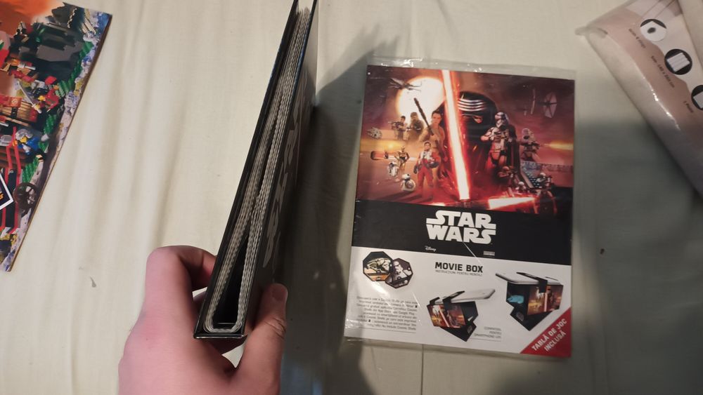 Album de colectie complet Star Wars Promotia Carrefour 2015