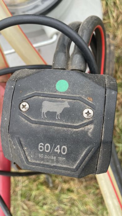 Aparat de muls vaci compact cu un post