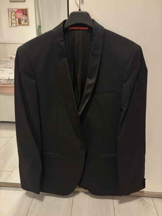 Sacou elegant Hugo Boss marimea S/46 purtat o singura data