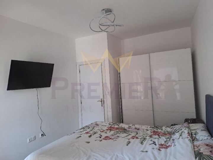 Продава се Двустаен апартамент в Варна, Център - 70 кв.м за 3558 €/кв.м - Снимка #2