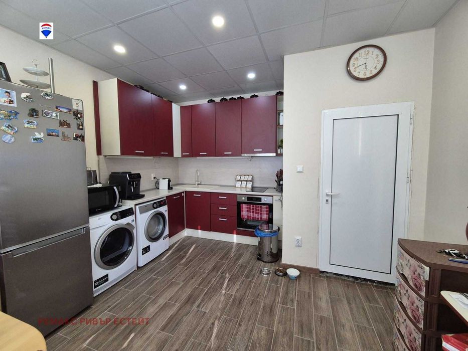 Продава се Етаж от къща в Русе, Дружба 2 - 151 кв.м за 1046 €/кв.м - Снимка #4