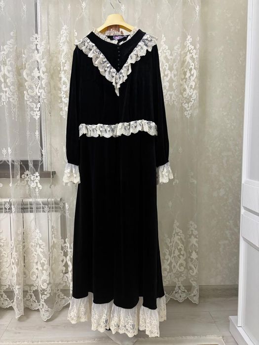 Вечернее велюровое платье