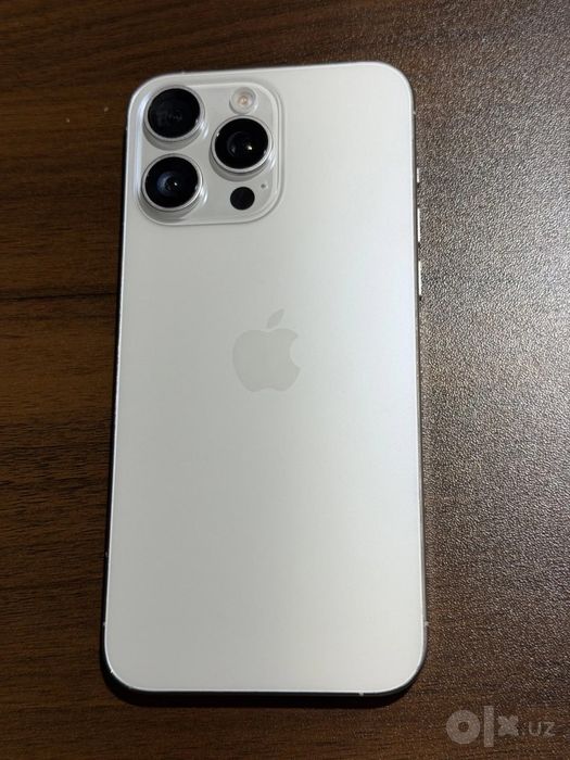 iPhone 15 Pro Max titan
