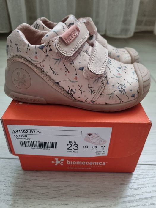 Pantofi Biomecanics mărimea 23