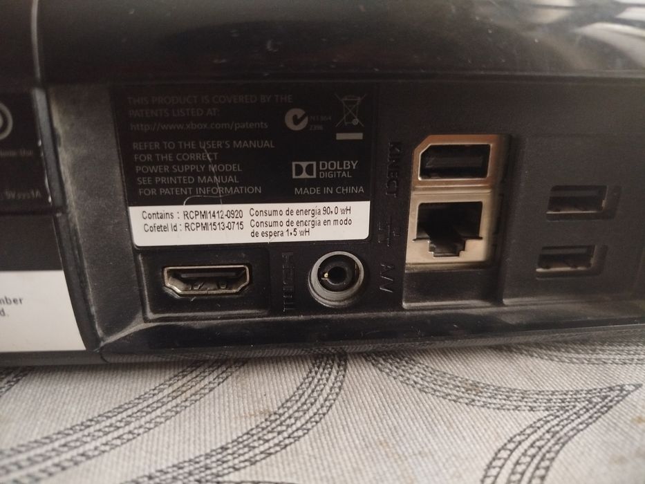 Xbox360E freeboot 55 игр 500gb 2 джойстика