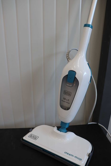 Парочистачка Black Decker  1300W Бяла, лек дефект на дръжката