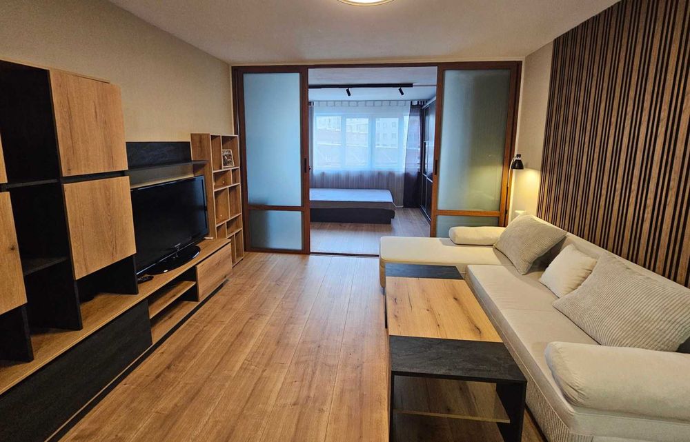Продава се Двустаен апартамент в София, Кръстова вада - 53 кв.м за 3489 €/кв.м - Снимка #1