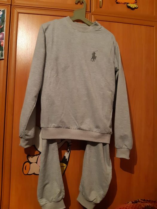 Продам костюм мужской спортивный