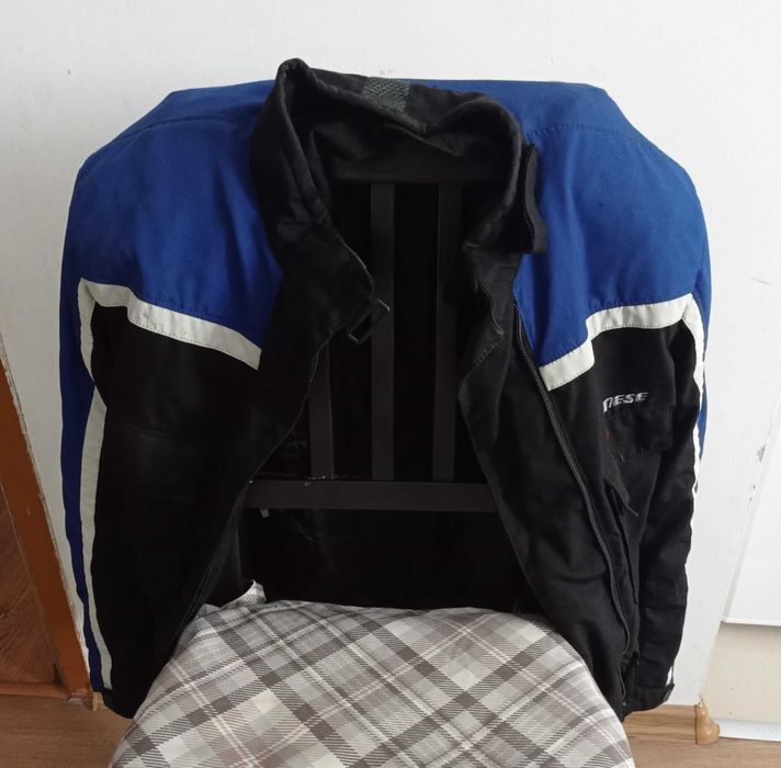 Мото яке с протектори DAINESE