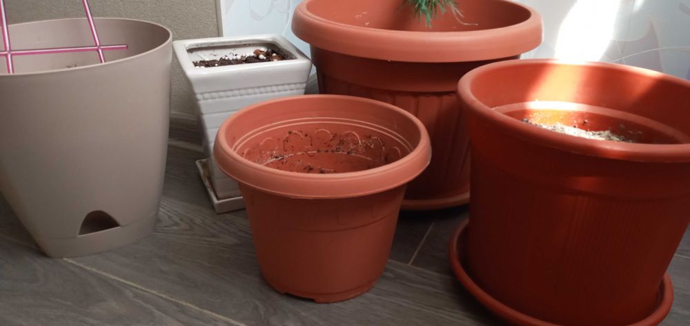 Продам горшки для цветов