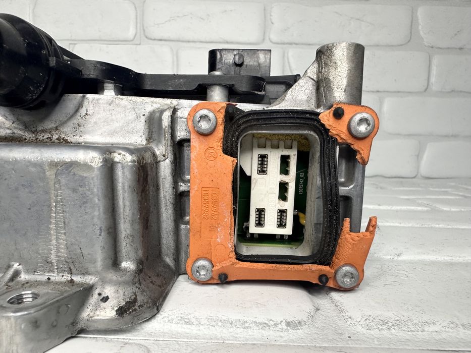 Зарядно за батерия AUDI VW 1EA915684DN 1EA915684DH