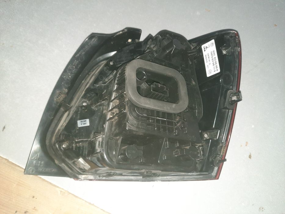 Ляв стоп за VW Polo 5 (6R) 2016 Спукана