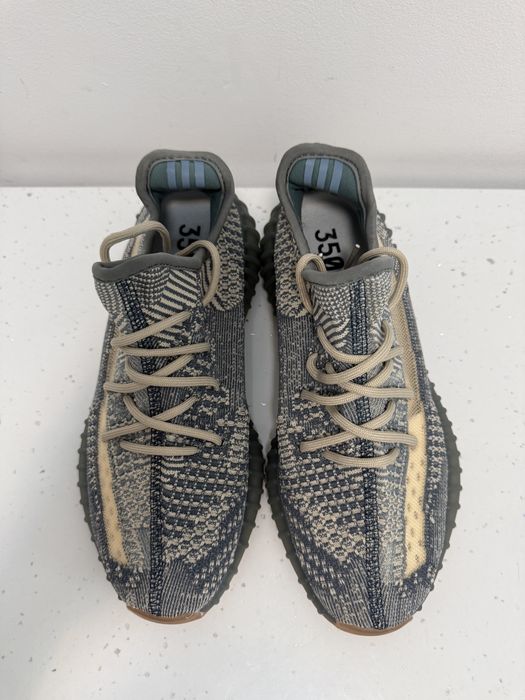 Adiada Yeezy, marimea 42