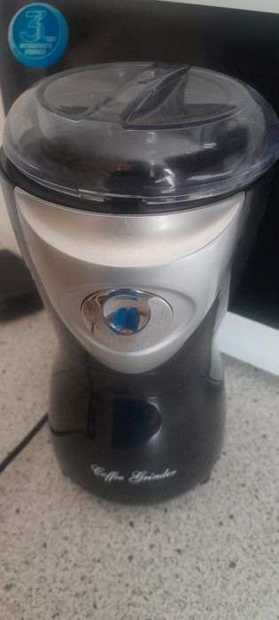 Продается кофеварка.