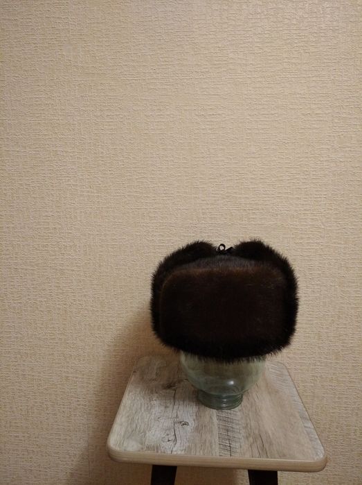 Норковая шапка (ушанка).