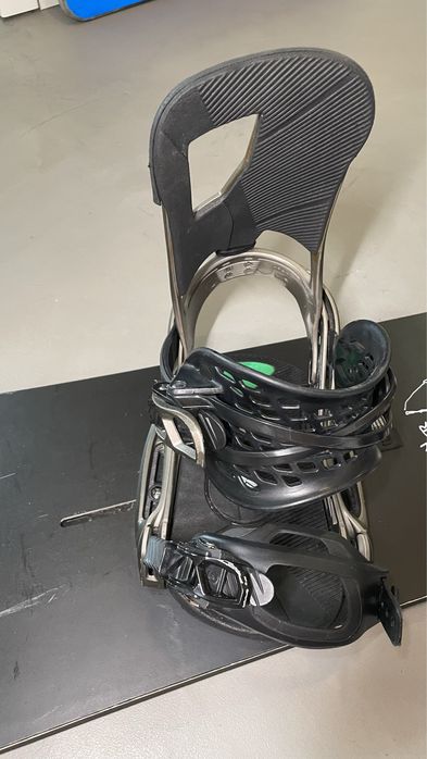 Legatura Snowboard Barbati Burton Cartel EST marime M