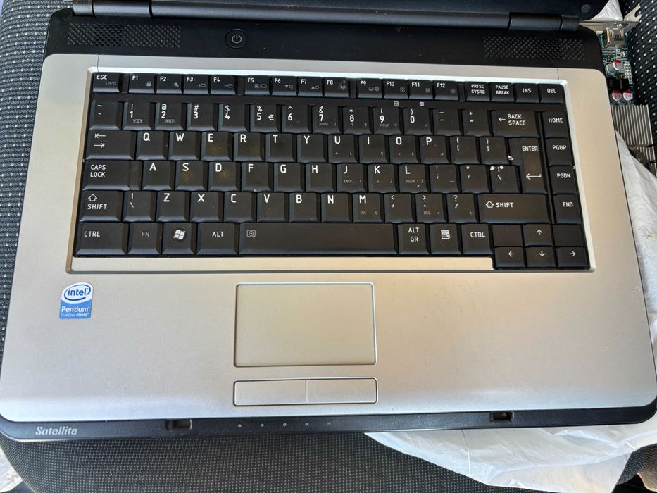Лаптоп Toshiba Satelite L300