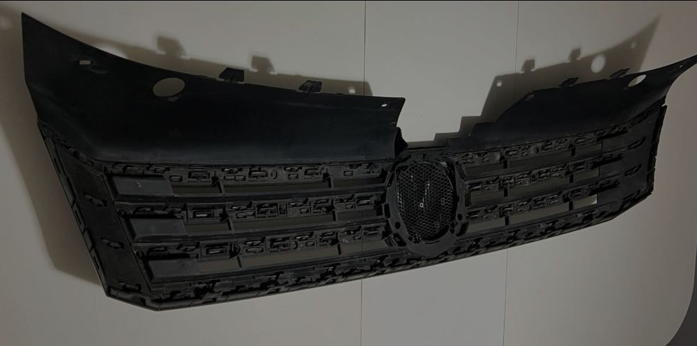 VW PASSAT B7 предна решетка