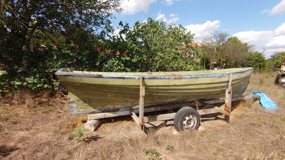 Лодка мичуринка с колесник