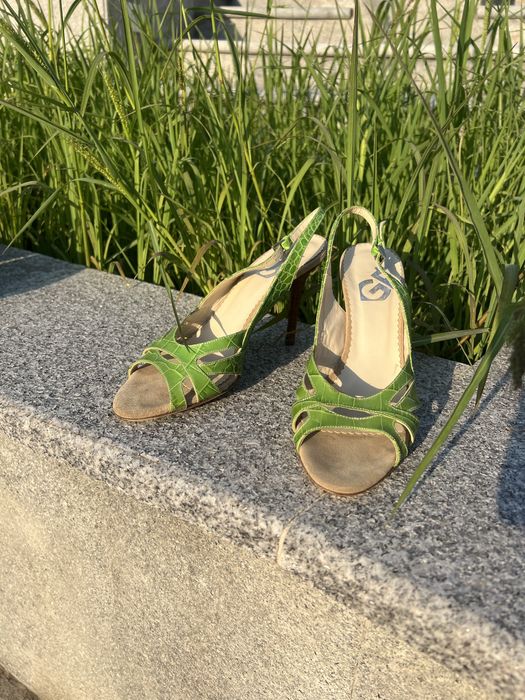 Обувь каблуки разные