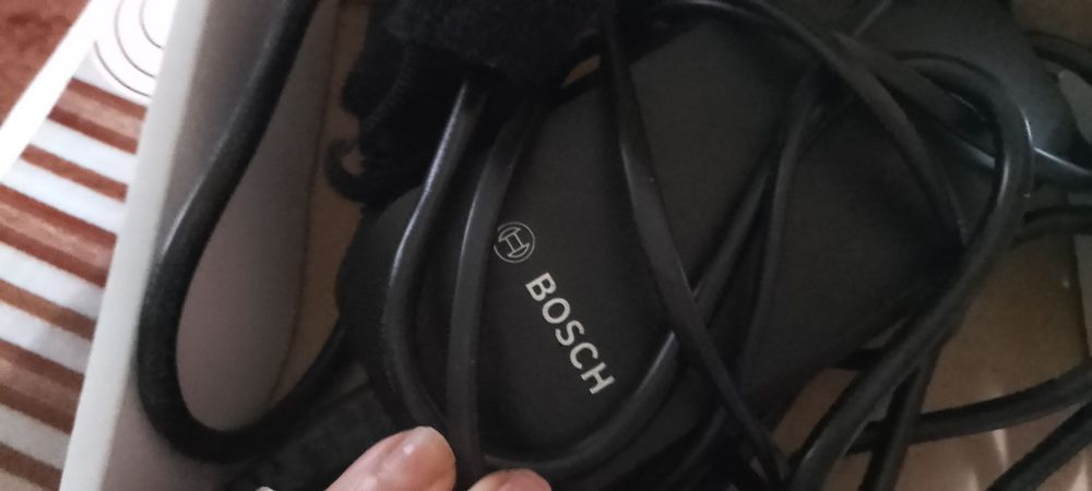 Vând încărcător Bosch