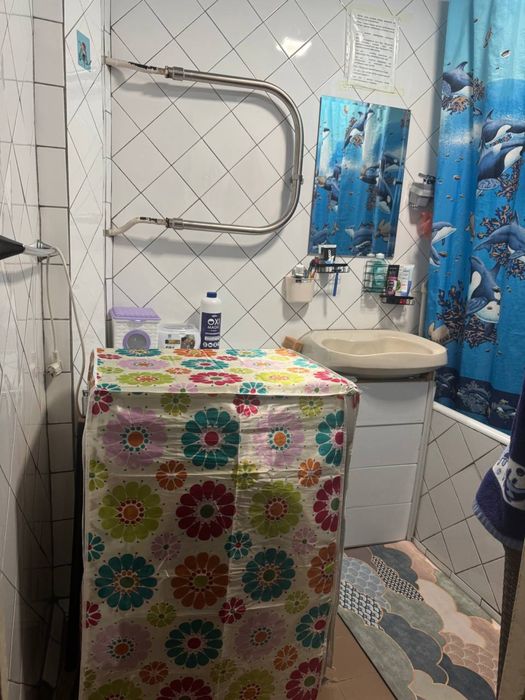 Продается квартира 2 х комнотная 1 этаж срочно Торг уместен