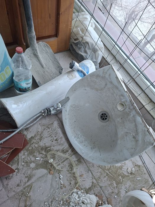 Раковина со смесителем